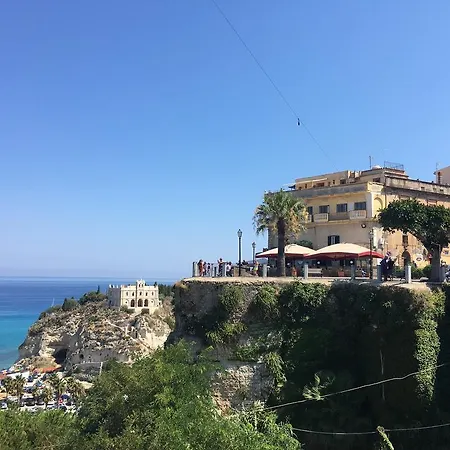 Apartment With Sea View *