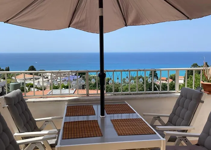 With Sea View דירה טרופאה