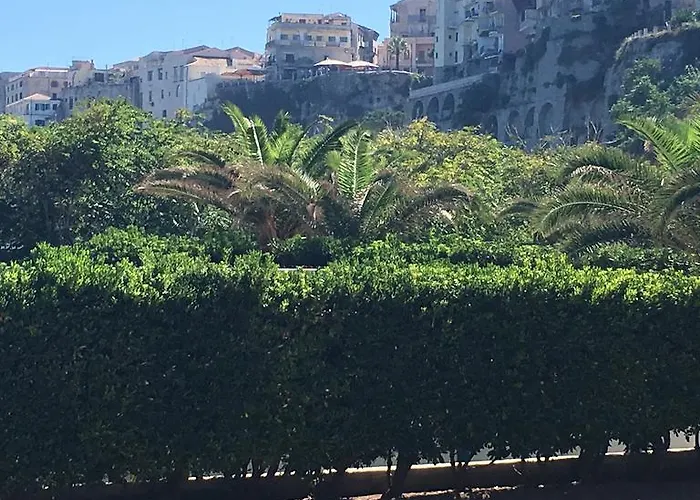 דירה With Sea View טרופאה