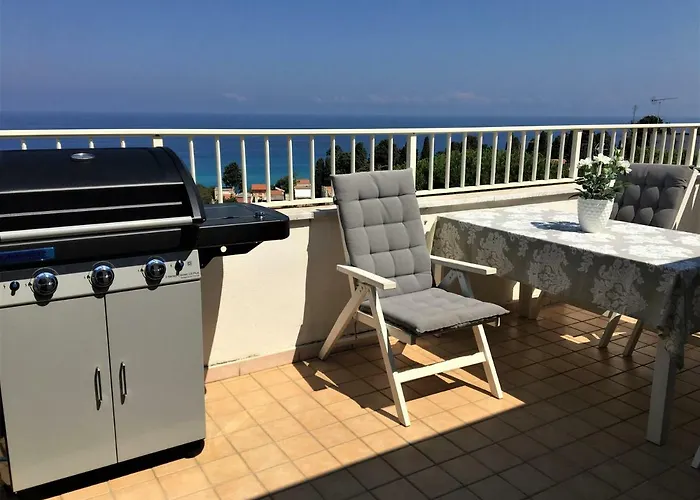 With Sea View טרופאה