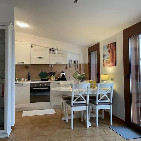 With Sea View 特罗佩阿