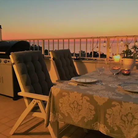아파트 With Sea View