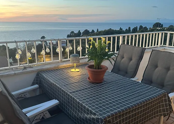 With Sea View 公寓