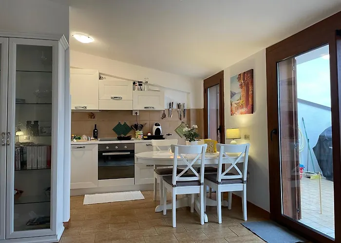 With Sea View 特罗佩阿